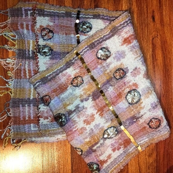 100% Wool embroidered Scarf Wrap - Picture 1 of 8